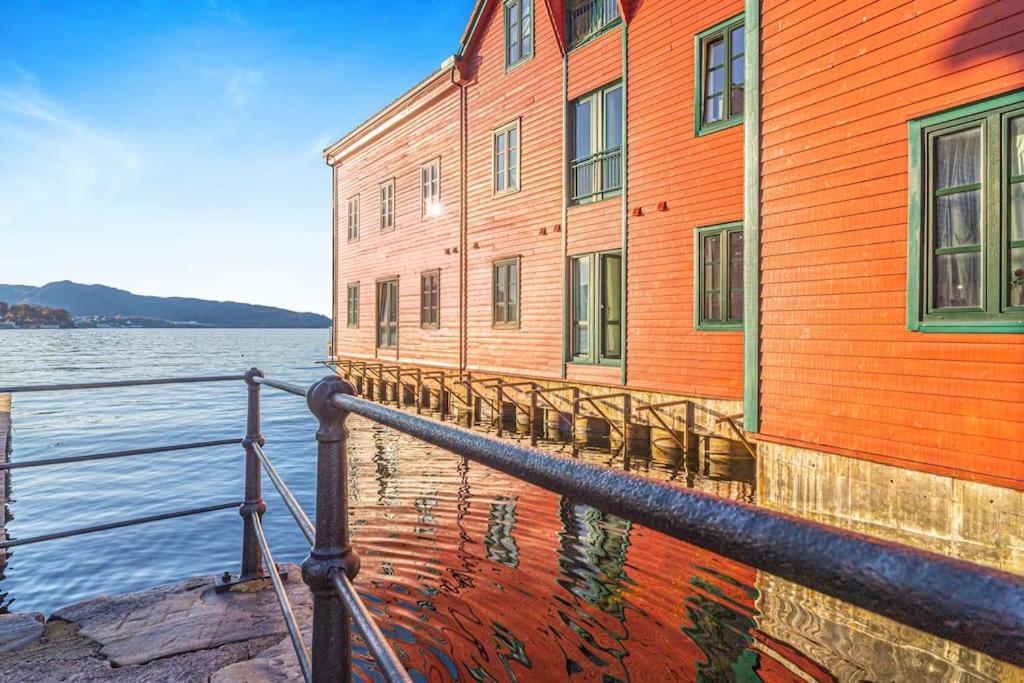Ocean-View Haven: Take A Swim From Your Window! Берген Экстерьер фото